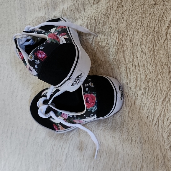 Vans - Picture 4 of 5